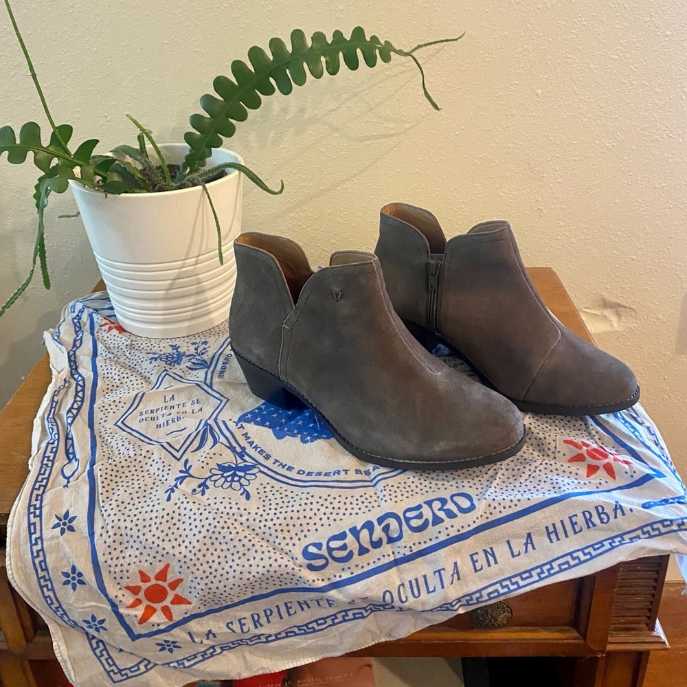 COPY - Vionic Ankle Booties